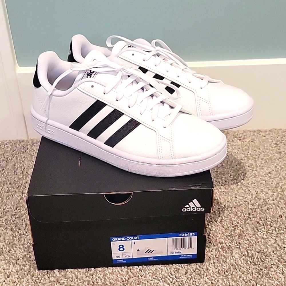 NIB ADIDAS Grand court 8